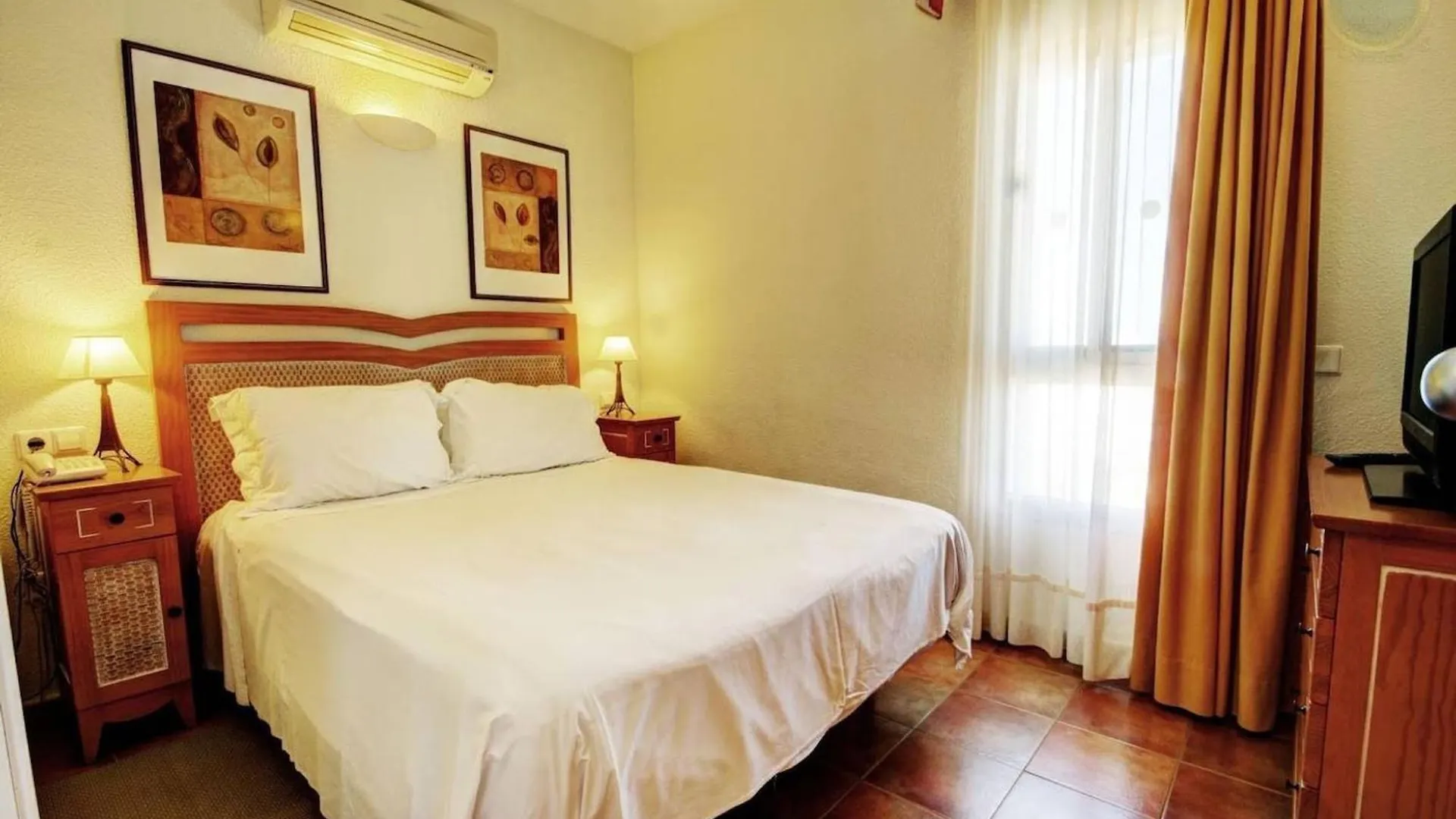 Benalbeach Apartment With Magnificent Sea View 贝纳尔马德纳 西班牙