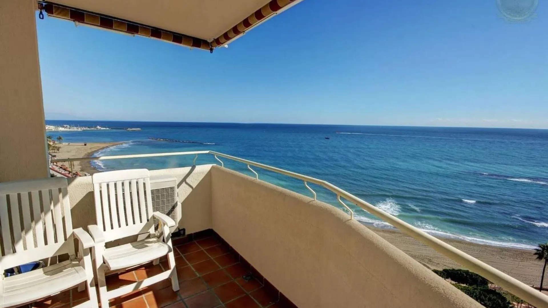 Benalbeach Apartment With Magnificent Sea View 贝纳尔马德纳 西班牙